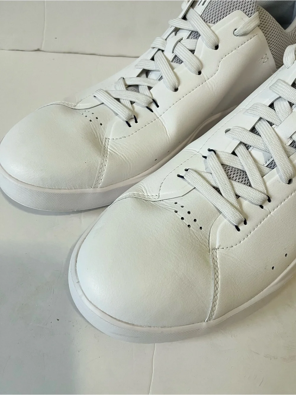 On Running THE ROGER Advantage White Low-Top casual tennis Sneakers Men Size 12